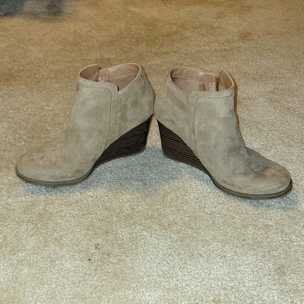 Booties size 7 - Picture 3 of 4